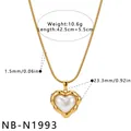 Detalle del collar de corazón de acero inoxidable con incrustación de perla y medidas - Dorado (NB-N1993)