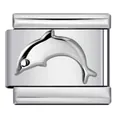 Detailansicht eines geprägten silbernen Delphins auf einem Edelstahl-Charm-Glied - Delfinmuster (Y382) / Silber