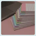 Blocs-notes magnétiques à déchirer pour liste de tâches, empilés sur un bureau rose - 6 Pièces Mélangées