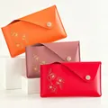 Elegantes sobres rojos de cuero PU con estampado floral dorado para el Año Nuevo - 19.5cmx11cm / Estilo B