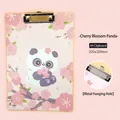 Nettes A4 Klemmbrett aus Holz mit Panda- und Kirschblüten-Design für Büro und Schule - Kirschblüten Panda / A4 Klemmbrett