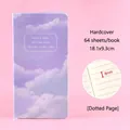 Schlankes Hardcover-Notizbuch im lila Wolken-Design mit 64 gestrichelten Seiten - Floating Clouds Style / 18.1x9.3cm (64 Blatt)