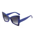 Eleganti occhiali da sole moderni a farfalla oversize con montatura blu e lenti sfumate - Montatura Blu Lenti Grigie Sfumate