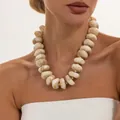 Modische Marmor-Resin-Perlenkette mit goldenen CCB-Zwischenstücken - Gebrochenes Weiß