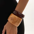 Brazaletes vintage gruesos de resina ámbar marbreada y marrón sobre la muñeca mujer - Juego de Dos Piezas (K1-07577)