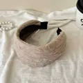 Serre-tête large matelassé beige élégant avec design à texture plissée pour femme - Kaki