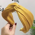 Senfgelbes breites geknotetes Stirnband für Damen, stilvolles Haarzubehör - Gelb