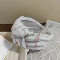 Serre-tête noué blanc élégant avec broderie rose pour un look rétro sophistiqué - Style Nœud en Organza / Rose
