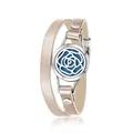 Champagnerfarbenes Lederarmband mit silbernem Rosen-Aromatherapie-Diffusor-Medaillon. - Schraubverschluss / Kamelie