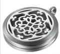 Colgante difusor de aromaterapia redondo de acero inoxidable plateado para óleos - Decoraciones de ventana / Colgante + 10 Almohadillas de Algodón