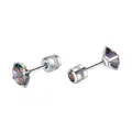 Paire de boucles d'oreilles en acier titane avec zircon arc-en-ciel et fermoir vissé. - Strass multicolores / 2.0mm / Acier
