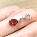 Elegante colgante de circón rojo en forma de pera con cierre de resorte de acero para joyería DIY - Rojo granate / Pera / Color acero