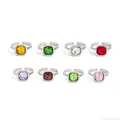 Gedetailleerd overzicht van een set kleurrijke vierkante kristallen ringen in acht tinten - Zilver Stijl (Set van 8)