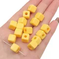 Gele vierkante acrylkralen voor het maken van DIY-armbanden en halskettingaccessoires - 10mm (Gat ~3.5mm) 25 Stuks/Verpakking / Geel