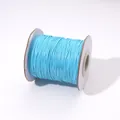Hellblaue gewachste Kordelspule für handgefertigten Schmuck und DIY Armbänder - 0.5mm / 10 Meter / Seeblau
