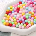 Perles en acrylique colorées sans trous pour la fabrication de bijoux DIY. - Multicolore