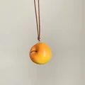 Colgante de manzana amarilla realista en un collar de cordón marrón minimalista chic - Manzana Amarilla / L
