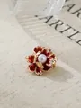 Eleganter roter Emaille-Pfingstrosen-Anstecker mit weißer Perle und Gold-Finish - Vintage Rote Pfingstrosen-Perlen Stil (A22-24)