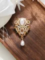 Élégante broche rétro française en or avec perles en forme de goutte et cristaux - Amber Style (A23-180)