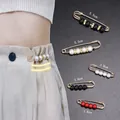 Detailaufnahme von Perlen-Hosenbundnadeln in 5.5 cm und 3.8 cm Größe für Damenbekleidung - Perlen- und Mehrfarbenperlen-Stil (E-91) / 5 Stück