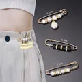 5.5cm dekorative Perlen- und Strass-Taillenclips für die präzise Hosenanpassung - Stil mit Perle & Strukturierter Kugel (E-87) / 3er-Set / Weiß/Schwarz