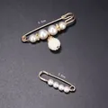 Elegantes Set aus Sicherheitsnadel-Broschen mit Kunstperlen, 5,5 cm und 3,8 cm - Perlenanhänger & Einfache Stile (E-97) / 2 Stück/Set / Weiß