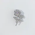 Eleganter versilberter Rosen-Broschen-Anstecker mit funkelnden Strasssteinen für Damen - Rosen-Stil (A10-92) / Silber