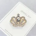 Eleganter goldfarbener Kronen-Brosche mit funkelnden Strasssteinen für Anzüge - Quadratischer Strass Kronen-Stil (A2-41)