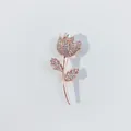 Roségoldene Tulpenbrosche mit funkelnden Kristallen für elegante Damenmode - Tulpen-Design (A10-85)