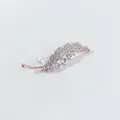 Elegante roségoldene Federbrosche mit glitzernden Strasssteinen und weißer Perle - Perlen-Feder-Design (A10-78)