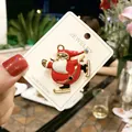 Süße Cartoon Weihnachtsmann Emaille Brosche in Schlittschuhpose mit elegantem Goldfinish - Schlittschuhlaufender Weihnachtsmann Stil (A5-22)