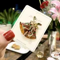 Festliche Weihnachtsglocken Brosche Anstecknadel mit rotem grünen Emaille Design - Weihnachtsdoppelglocken (A5-10)