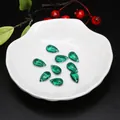 Cuentas de cristal verde esmeralda en forma de gota con patrones plateados para DIY - 5 Piezas/Paquete (14x8mm) / Verde Oscuro Transparente