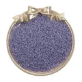 Lavendelviolette Glasperlen für DIY-Schmuck in einer dekorativen Goldschale - Indigoblau