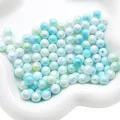 Primo piano di perle tonde in acrilico azzurro e bianco per gioielli fai da te artigianali - Blu-verde / 4mm 10g/Confezione (Circa 360pz)