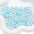 Primo piano di perline rotonde in acrilico azzurro cangiante per gioielli fai da te - Gamma di colori blu / 4mm 10g/Confezione (Circa 360pz)