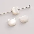 Perles en forme de tête de chat en nacre blanche naturelle pour la création de bijoux - Tête de Chat / 6x7mm (Trou Vertical), 1 Pièce/Paquet / Blanc