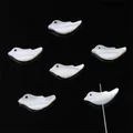 Perles en nacre naturelle en forme d'oiseau pour la création de bijoux DIY à la main - Oiseau / 7x17mm, 1 Pièce/Paquet / Blanc