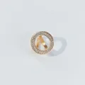 Eleganter goldfarbener Schal-Clip mit einem funkelndem kreisförmigem Strassbesatz - LI-1 Gold Dreiring Strass