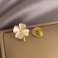 Elegante spilla a quadrifoglio in pietra occhio di gatto dorata per abbigliamento donna - Stile Quadrifoglio (A15-68) / Oro
