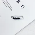 Silberne Sicherheitsnadel-Brosche mit vier schwarzen Perlen für die Taille Deko - Schwarze Perle Silberstift-Stil (LC-7) / Länge 3,5 cm