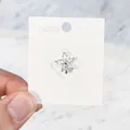 Eleganter silberner Blumen-Brosche-Pin mit funkelnden Kristallen für den Kleid-Ausschnitt. - Fünfblättriger Blumenstil (01 Silber) / Silber
