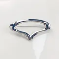 Moderne minimalistische geometrische Hohlbrosche mit Versilberung als Zubehör für Kleidung - Typ n-3 / Silber
