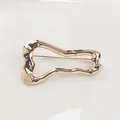 Elegante minimalistische goldene geometrische unregelmäßige Brosche für Kleidung - Typ n-4 / Gold