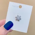 Funkelnde silberne Schneeflocken-Brosche mit Kristall-Strasssteinen auf Karte - Silver Snowflake (A-83)