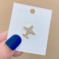 Funkelnde goldfarbene Flugzeug-Brosche mit Pavé-Kristall-Strasssteinen - Gold Airplane (A-84)