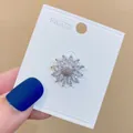 Funkelnde silberne Kristall Sonnenblume Brosche Anstecknadel für Cardigans und Kleider - Silver Sunflower Pin (A-93)