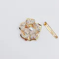 Goldene Blumen-Brosche mit Strass und Perle für Tücher und T-Shirt-Saum - Perlenblumenstil (A13-110)