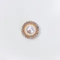 Elegante parelmagneetbroche met sprankelende strass-halo in een gouden afwerking. - Vintage Strass Grote Parel (x1-04) / Goud
