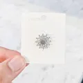Eleganter, funkelnder Sonnenblumen-Kristall-Brosche für Kleidung Anpassung. - Silber